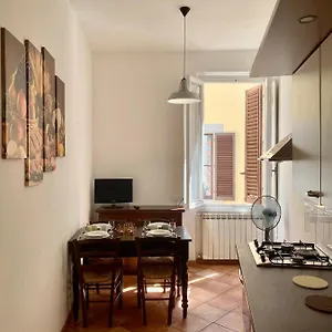 Nice & Roomy Behind The Uffizi Museum Apartamento